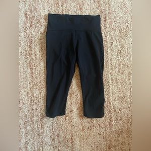 Lululemon train time crops - size 8